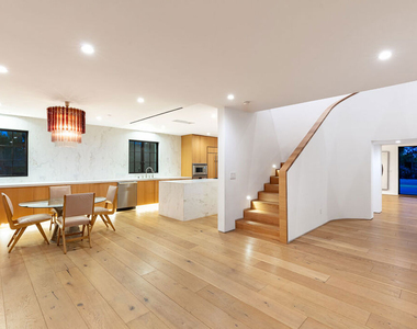 1001 Hanover Drive - Photo Thumbnail 34