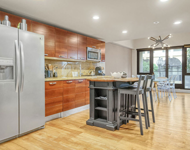 460 S Spring Street - Photo Thumbnail 10