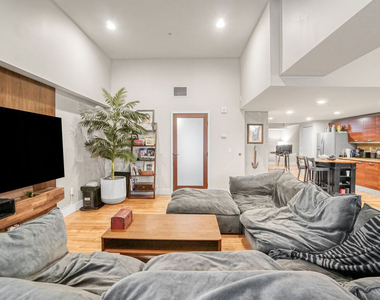 460 S Spring Street - Photo Thumbnail 12