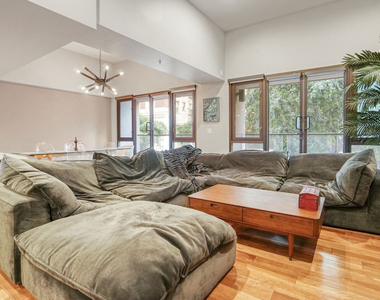460 S Spring Street - Photo Thumbnail 4