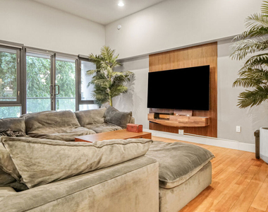 460 S Spring Street - Photo Thumbnail 6