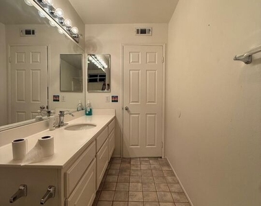 719 W Avenue Q10 - Photo Thumbnail 18