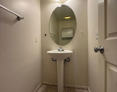 719 W Avenue Q10 - Photo Thumbnail 9