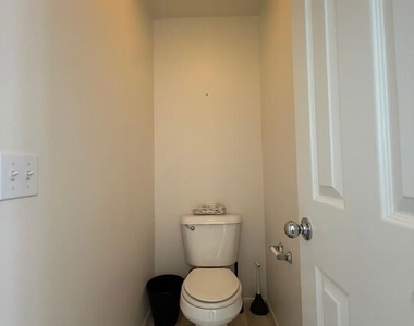 719 W Avenue Q10 - Photo Thumbnail 24