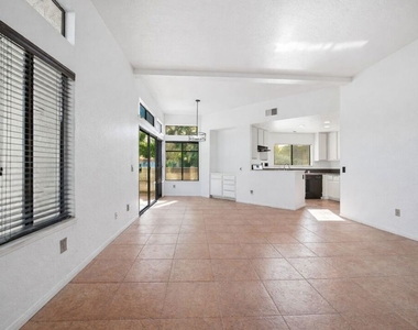 77 Willowcrest Lane - Photo Thumbnail 5