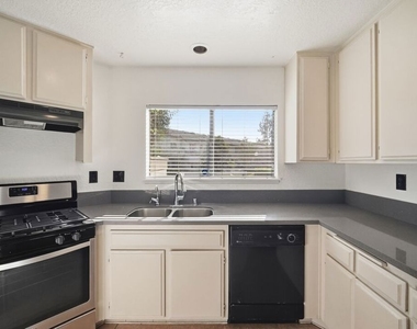 77 Willowcrest Lane - Photo Thumbnail 8