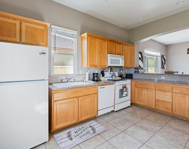 49418 Wayne Street - Photo Thumbnail 5