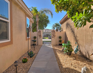 29578 W Laguna Drive - Photo Thumbnail 2