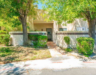 28859 Desert Princess Drive - Photo Thumbnail 2
