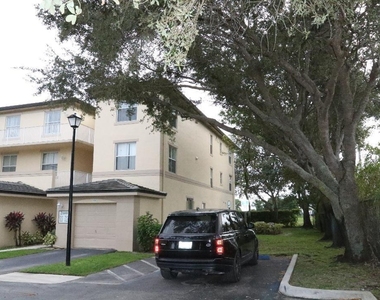2100 Greenview Shores Boulevard - Photo Thumbnail 4