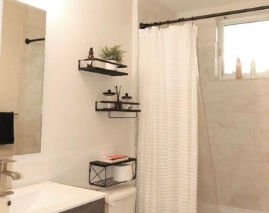2100 Greenview Shores Boulevard - Photo Thumbnail 2