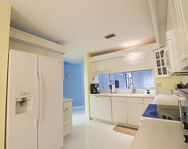 886 Windermere Way - Photo Thumbnail 13