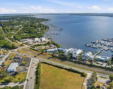 975 Nw Flagler Avenue - Photo Thumbnail 2
