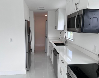 1015 S K Street - Photo Thumbnail 6