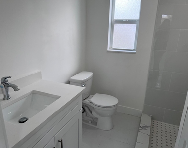 1015 S K Street - Photo Thumbnail 11
