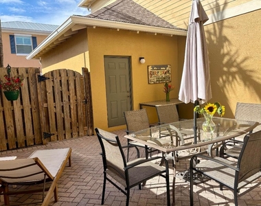 188 W Thatch Palm Circle - Photo Thumbnail 3