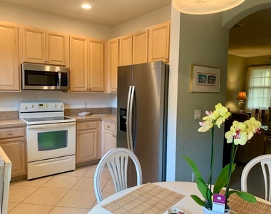188 W Thatch Palm Circle - Photo Thumbnail 5