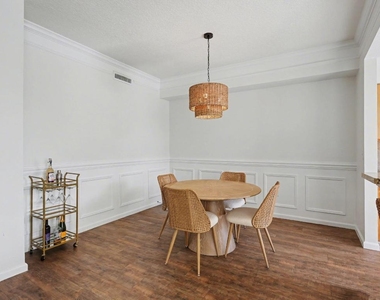 2044 Alta Meadows Lane - Photo Thumbnail 7
