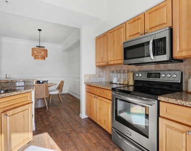 2044 Alta Meadows Lane - Photo Thumbnail 13