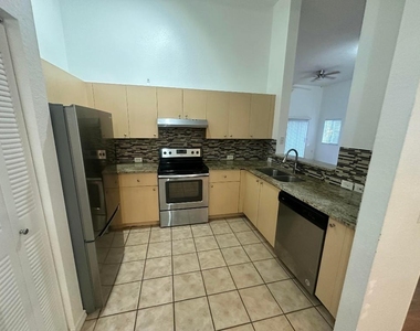 220 Crestwood Circle - Photo Thumbnail 5