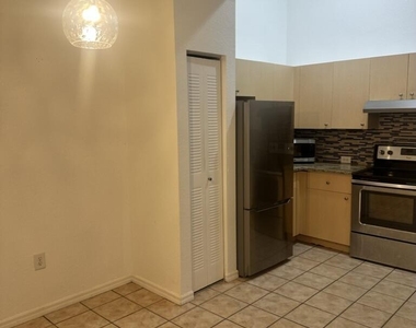 220 Crestwood Circle - Photo Thumbnail 21