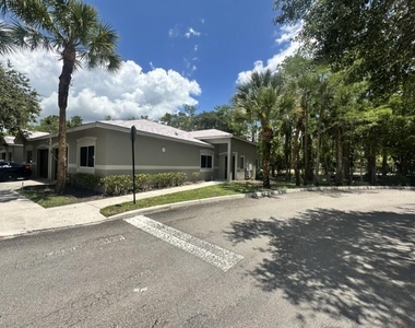 220 Crestwood Circle - Photo Thumbnail 29