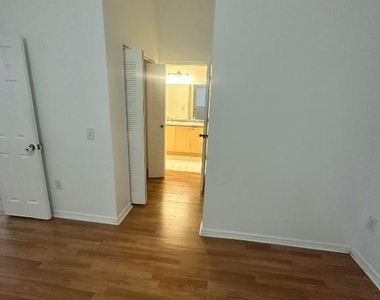 220 Crestwood Circle - Photo Thumbnail 3