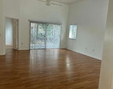 220 Crestwood Circle - Photo Thumbnail 14