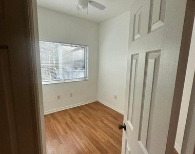 220 Crestwood Circle - Photo Thumbnail 8
