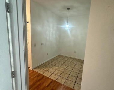 220 Crestwood Circle - Photo Thumbnail 9