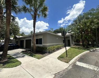 220 Crestwood Circle - Photo Thumbnail 28