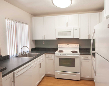 650 W. Broadway - Photo Thumbnail 19