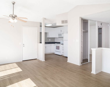 650 W. Broadway - Photo Thumbnail 20