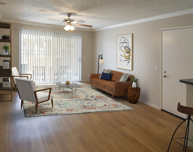 650 W. Broadway - Photo Thumbnail 8