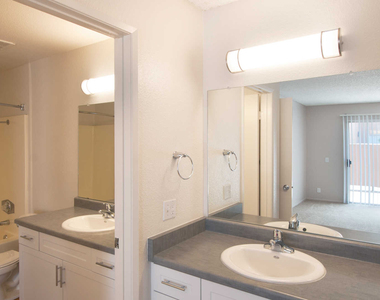 650 W. Broadway - Photo Thumbnail 11