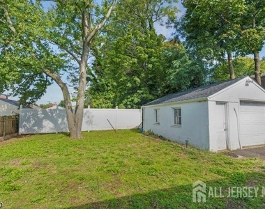 67 Woodland Avenue - Photo Thumbnail 1