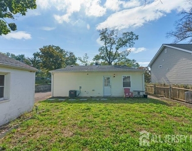 67 Woodland Avenue - Photo Thumbnail 2