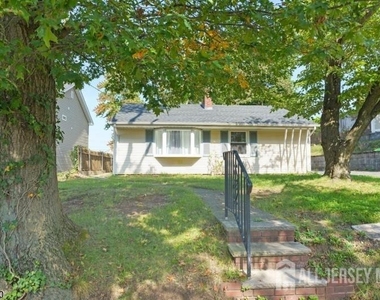 67 Woodland Avenue - Photo Thumbnail 10