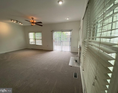 8013 Hilliard Drive - Photo Thumbnail 3