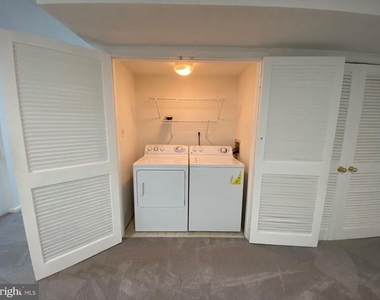 8013 Hilliard Drive - Photo Thumbnail 5
