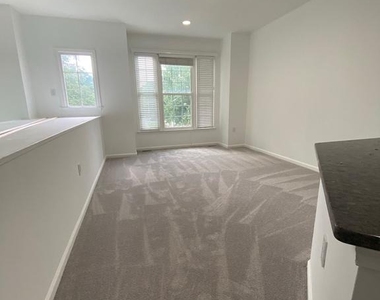 8013 Hilliard Drive - Photo Thumbnail 6