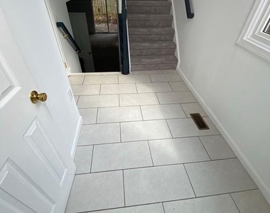 8013 Hilliard Drive - Photo Thumbnail 7