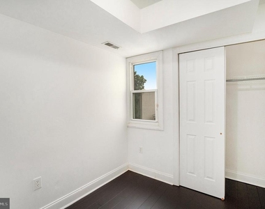 2027 N 15th Street - Photo Thumbnail 8