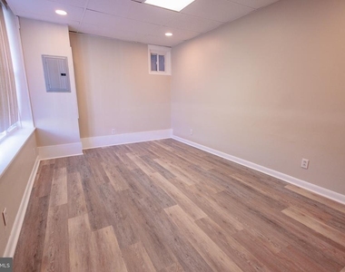 14 W High Street - Photo Thumbnail 2