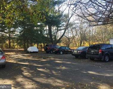 213 Laurel Avenue - Photo Thumbnail 5