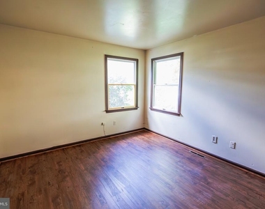 213 Laurel Avenue - Photo Thumbnail 10