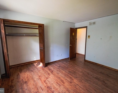 213 Laurel Avenue - Photo Thumbnail 13