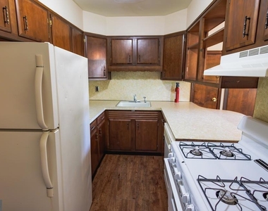 213 Laurel Avenue - Photo Thumbnail 6