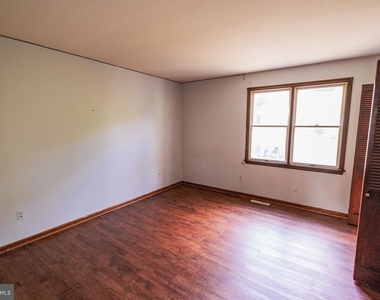 213 Laurel Avenue - Photo Thumbnail 12