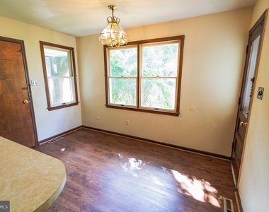 213 Laurel Avenue - Photo Thumbnail 4